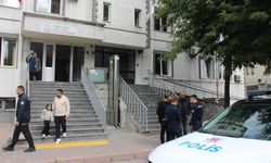 Kayseri’de Sağlık Ocağında çıkan sıra kavgasında bıçaklar çekilen kavga kanlı bitti
