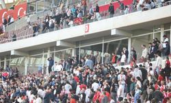 Sivasspor’da tribünler karıştı:Başkan Gökhan Karagöl tribüne indi!
