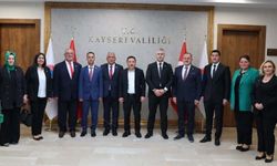 Kayseri Valisi Çiçek, makamında muhtarları ağırladı