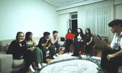 Kayseri yağlaması elle mi yenir: Öğrenci evinde tartışma büyüdü!