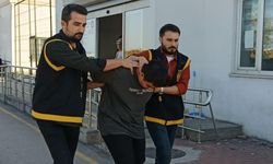 ‘Ne bakıyorsun kafanı keserim’ dedi komşusunu öldürdü, 2 oğlunu yaraladı!