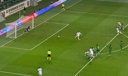 Amedsporlu futbolcular sahaya Atatürk pankartıyla çıktı