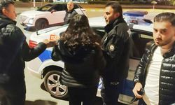 Avukat kadını kilometrelerce takip eden anne-baba kızlarını taksi durağına kilitledi