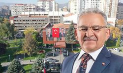 Başkan Büyükkılıç’tan Kayseri için yoğun mesai: Ziyaretçi akınına uğradı!