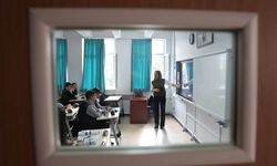 Başkan Çolakbayrakdar Öğretmenlere sürpriz yaptı: Bakın ne dağıttı?