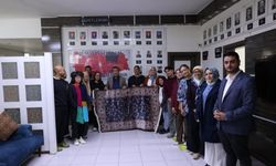 Malezya heyeti Bünyan'da misafir edildi : El dokuması halılar misafirlere hediye edildi