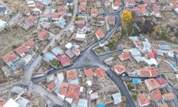 Kayseri Büyükşehir Belediyesi Özvatan’ın yollarını yeniliyor : 5 bin ton asfalt döküldü