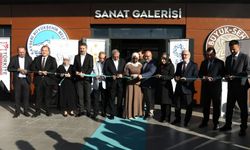 Kayseri Büyükşehir’den renkli etkinlik: “Bi’ Dünya Sanat” sergisine büyük ilgi