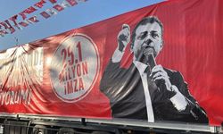 CHP Kurultayında dikkat çeken TIR! 25,1 milyon imza salona getirildi