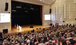 ERÜ’de gelenek devam ediyor: Yeni dönem Tıp öğrencileri beyaz önlüklerini giydi