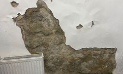 Kayseri'nin göbeğindeki Helvacıdede Camii dökülüyor