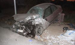 Traktör ile otomobil çarpıştı: 1’i ağır 2 yaralı