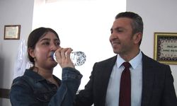 Kayseri'de anne kızına umut oldu: Kübra annesinin böbreğiyle yaşama tutundu!