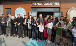 Kayseri’de ahşabın sanata yolculuğu: Geri dönüşüm sergisi sanatseverlerle buluştu