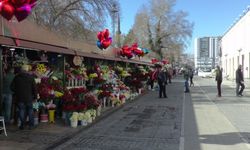 Kayseri'de hediye çiçek alırken iki kez düşünün: Tartışma ve hüzün getiren o 3 çiçek hangisi?