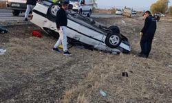 Konya Hüyük’te otomobil araziye devrildi: 1’i ağır 5 yaralı!