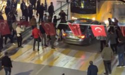 Alkollü sürücü ortalığı savaş alanına çevirdi! Vatandaşlardan meydan dayağı geldi