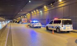 Lüks cip panelvana çarpıp kağıt gibi ezildi: 2 kişi can verdi!