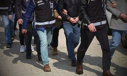 Tefecilerin ev ve iş yerlerine dev baskın: Kredi kartları ve senetler ele geçirildi!