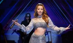 Ünlü şarkıcı Derya Uluğ'un evinde kabus gibi gece: Komşu kapıyı zorlayıp kriz geçirdi