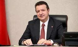 Kayserili başkan mütevazılığıyla gündemde: Kendi valizini kendi taşıdı!