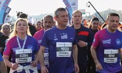 Maratonu tamamlayan Özgür Özel: Ev sahibi hücreden burayı izliyor
