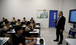 Melikgazi Başkanı Palancıoğlu yaptırdığı lisede derslere giriyor!