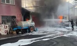 Niğde Darboğaz’da tamirci atölyesi alev aldı!