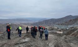Sivas'ta göçük altındaki işçiye ulaşmak için umut sabaha kaldı!