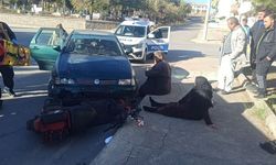 Mezarlık yolunda feci çarpışma! Plakasız motosiklet otomobille çarpıştı