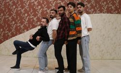 Meclis Başkanı uyardı, ayak tabanı göstermek kültürde yok!