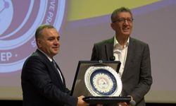 Ziya Selçuk Kayseri’de konuştu: Yapay zeka insan aklının ilk intiharı