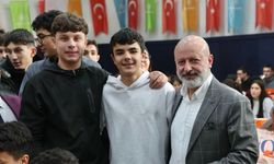 Başkan Çolakbayrakdar: “Güçlü Türkiye’nin temeli donanımlı gençliktir”