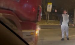 Kayseri Argıncık’ta alkollü şahıs tırın önüne atladı