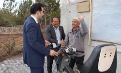 Tomarza Kaymakamı Selim Eser'den Dünya Engelliler Günü'nde anlamlı ziyaret