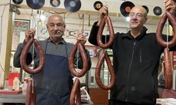 Yarım kiloluk dev tosta Kayseri sucuğu damga vurdu! Fiyatı duyanları şaşırttı