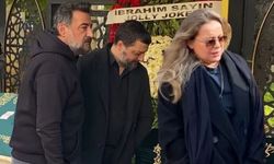 Ünlü Şarkıcı Mehmet Erdem’in acı gününde hamile eşi yanında oldu!