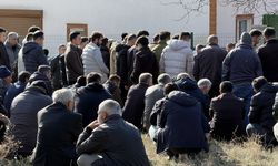 Kayseri'de öldürülen apartman görevlisinin eşi son yolculuğuna uğurlandı