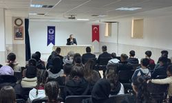 Yeşilhisar’da gençlik semineri: Başkan Taşyapan tecrübelerini anlattı
