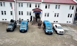 Yol kontrolünde şüpheli minibüs: 10 kişi tespit edildi