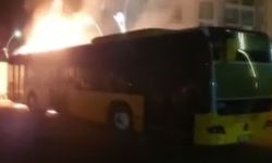 Yozgat’ta park halindeki özel halk otobüsü cayır cayır yandı! O anlar kameralara yansıdı