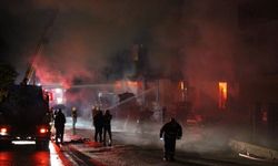 Adana OSB'de parke, panel fabrikasında yangın