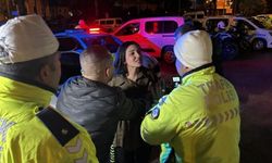 Adana’da alkollü kadın sürücü gazeteciye saldırdı!