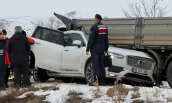 Volvo Cip paramparça oldu: İş adamı kazadan sağ çıkamadı