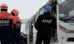 Kayseri’de cenaze taşıyan minibüs devrildi: 22 yaralı