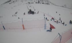 Erciyes’te kar kalınlığı 1 metreyi geçti: Haftanın ilk günü ziyaretçi akınına uğradı