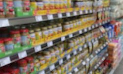 Market rafındaki tehlike: Şişmiş konserve tehlike saçıyor