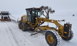 Kayseri Kocasinan’da karla mücadele 24 saat sürüyor