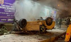 Kayseri’de kazada iki otomobil çarpıştı biri takla atarak alev aldı: 2 ağır 3 yaralı