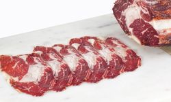 Kimse bilmiyor ama... Pastırmanın tadını veren o baharat aslında Kayseri'de yetişmiyor!